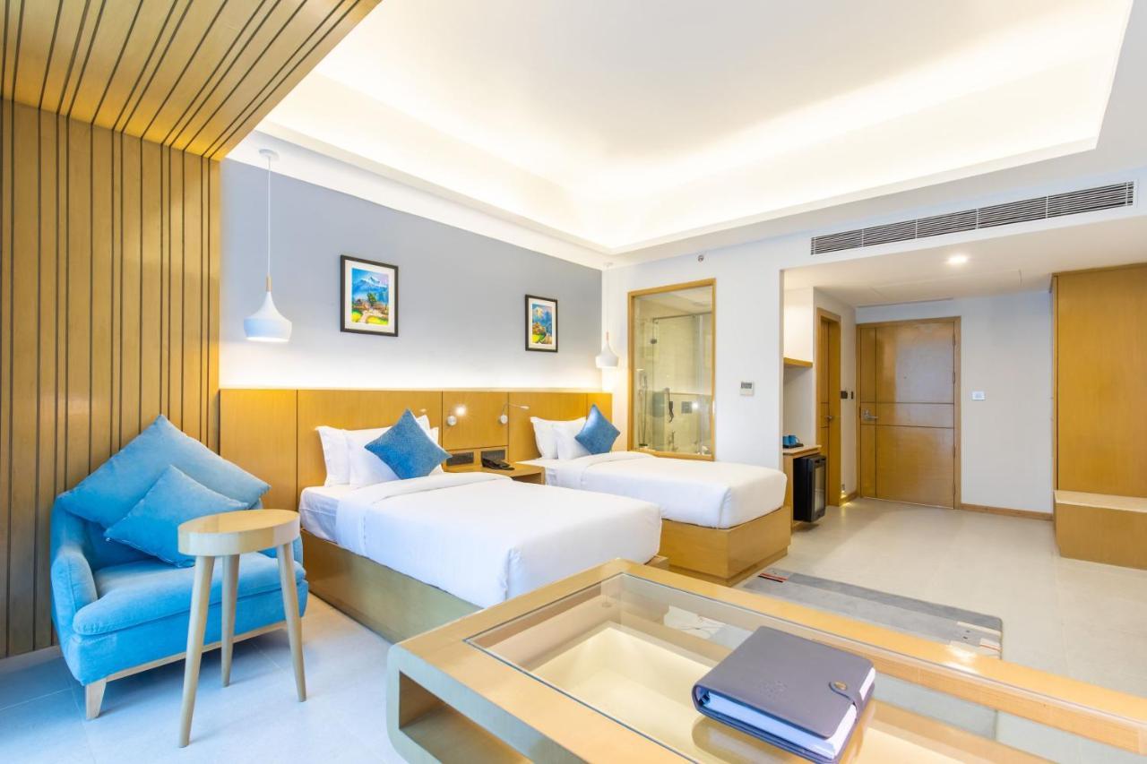 Hotel Siraichuli 치트완 외부 사진