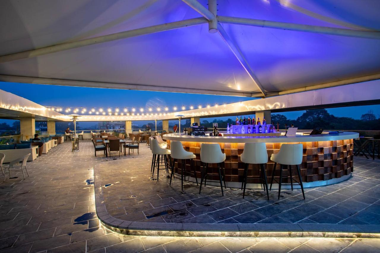 Hotel Siraichuli 치트완 외부 사진
