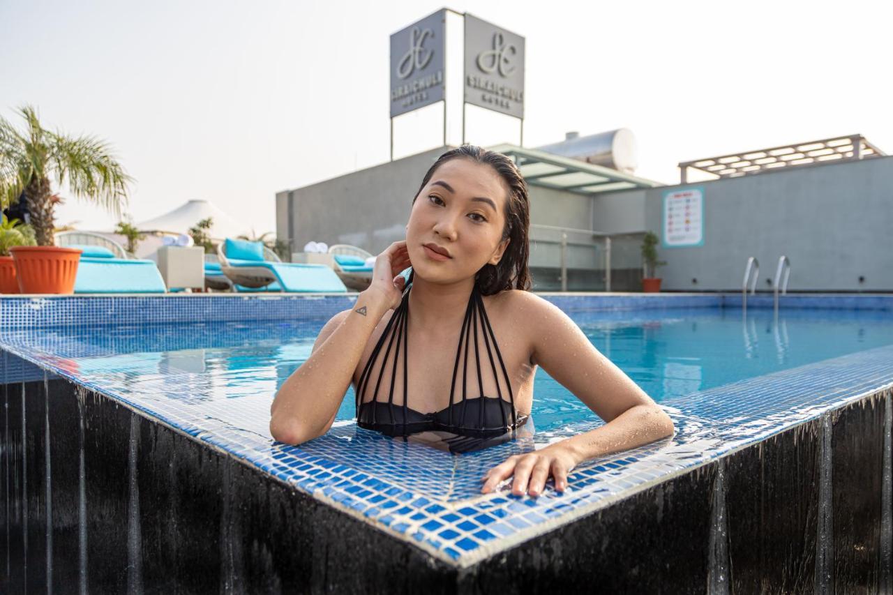 Hotel Siraichuli 치트완 외부 사진