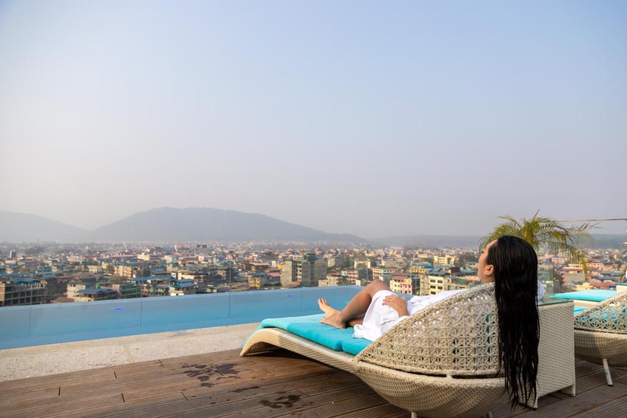 Hotel Siraichuli 치트완 외부 사진