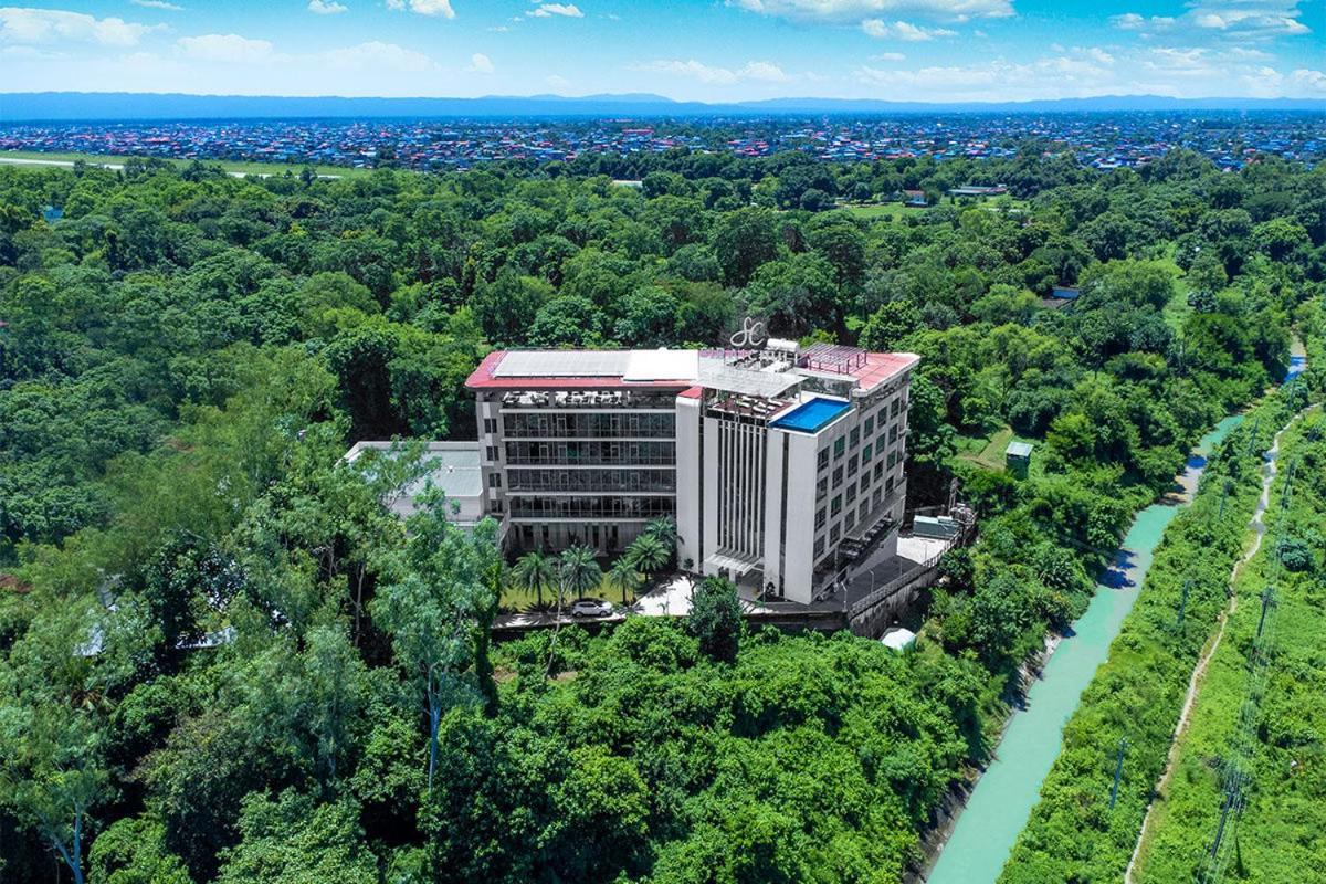 Hotel Siraichuli 치트완 외부 사진