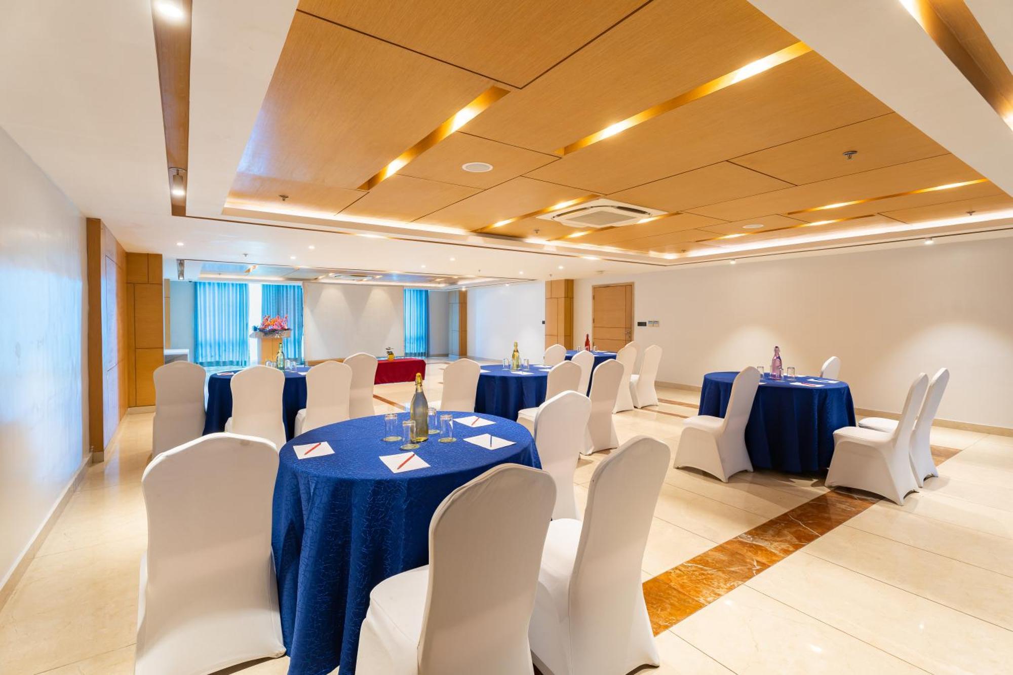 Hotel Siraichuli 치트완 외부 사진