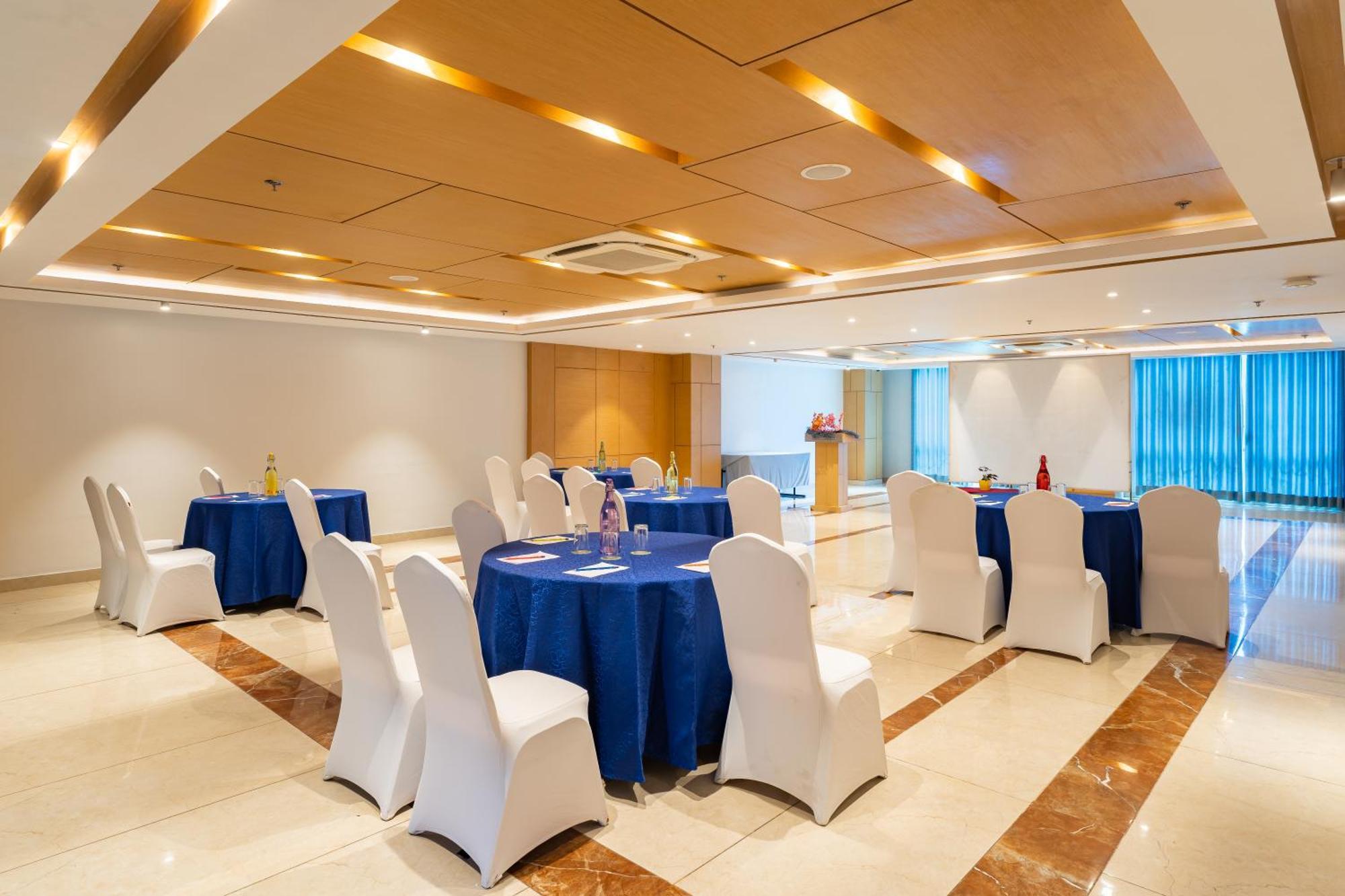 Hotel Siraichuli 치트완 외부 사진