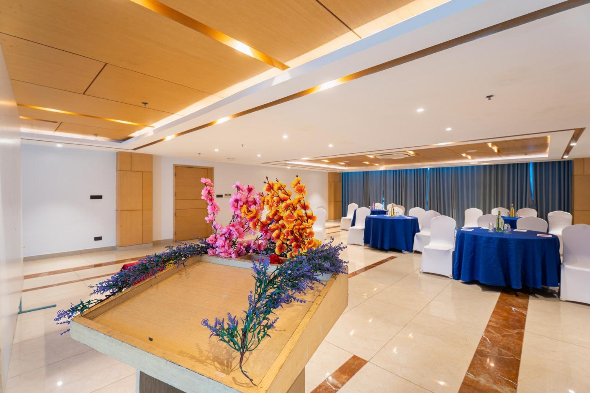 Hotel Siraichuli 치트완 외부 사진